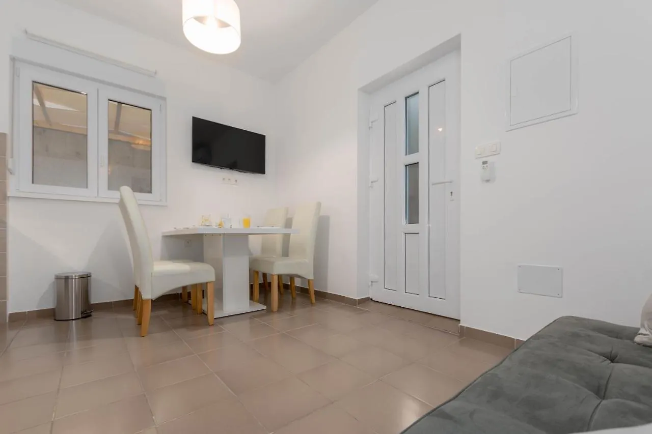 Bora Apartment Pula